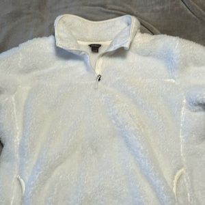 Women’s Eddie Bauer fleece pullover sweatshirt